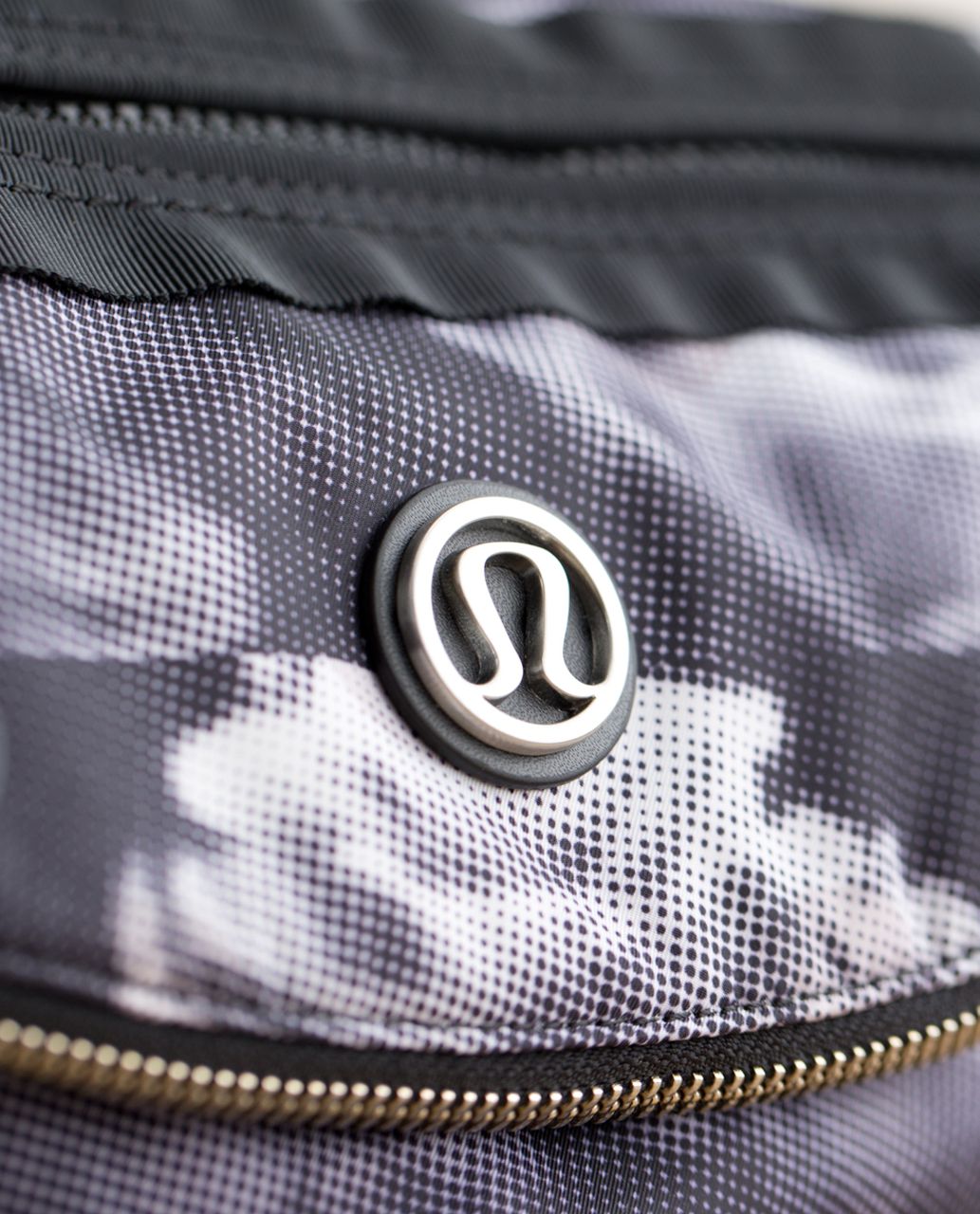 Lululemon Festival Bag *Polyester - Jumbo Dream Rose Stripe Neutral Blush Black