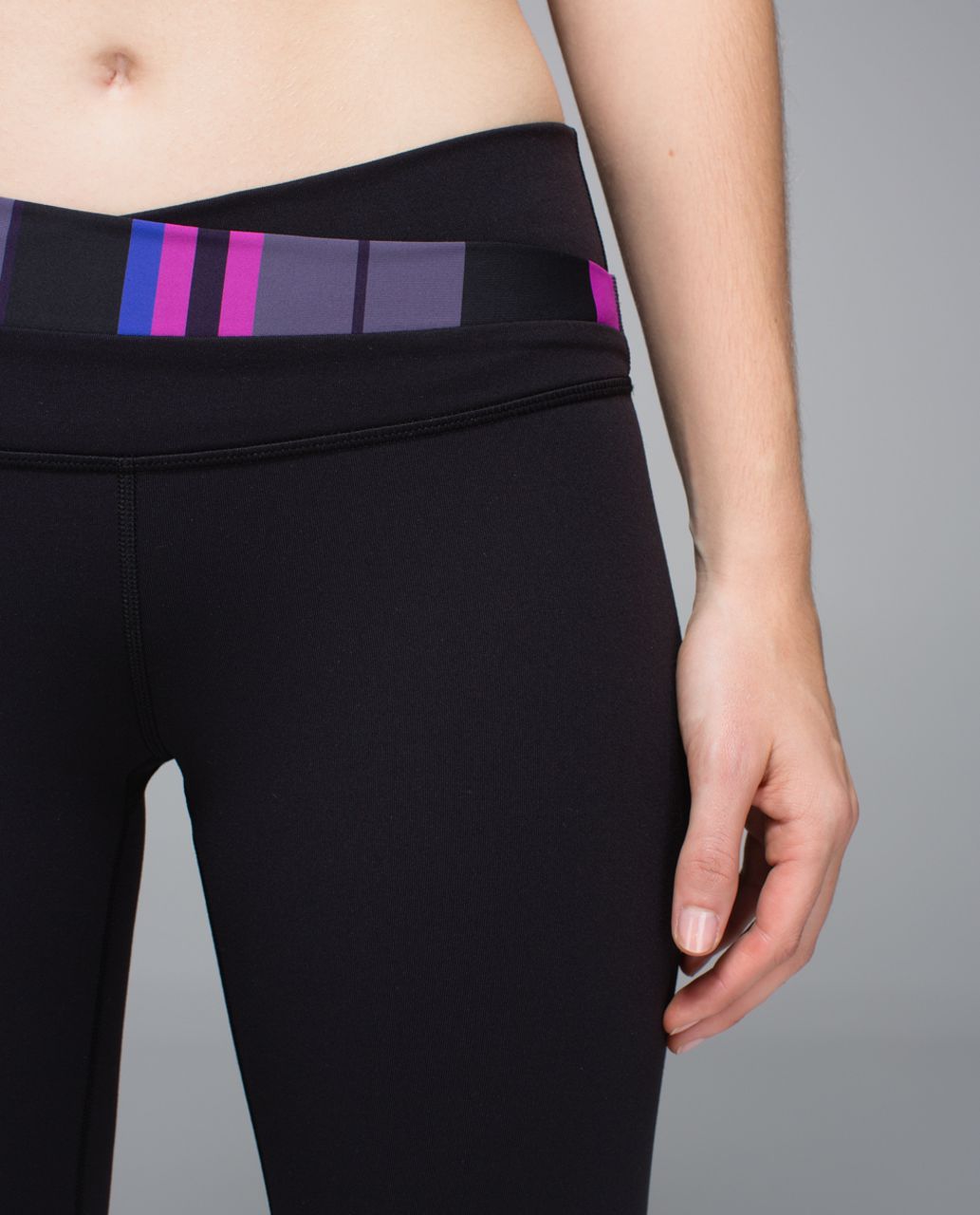 Lululemon Astro Wunder Under Pant *Full-On Luon - Black / Mini Blossom Stripe Black Ultra Violet