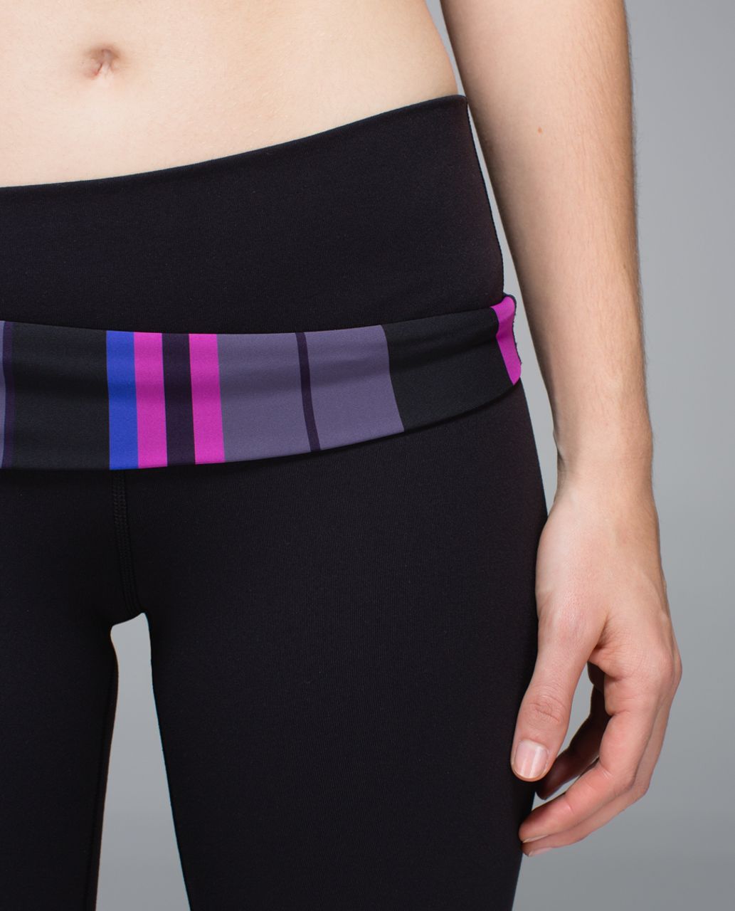 Lululemon Astro Wunder Under Pant *Full-On Luon - Black / Mini Blossom Stripe Black Ultra Violet