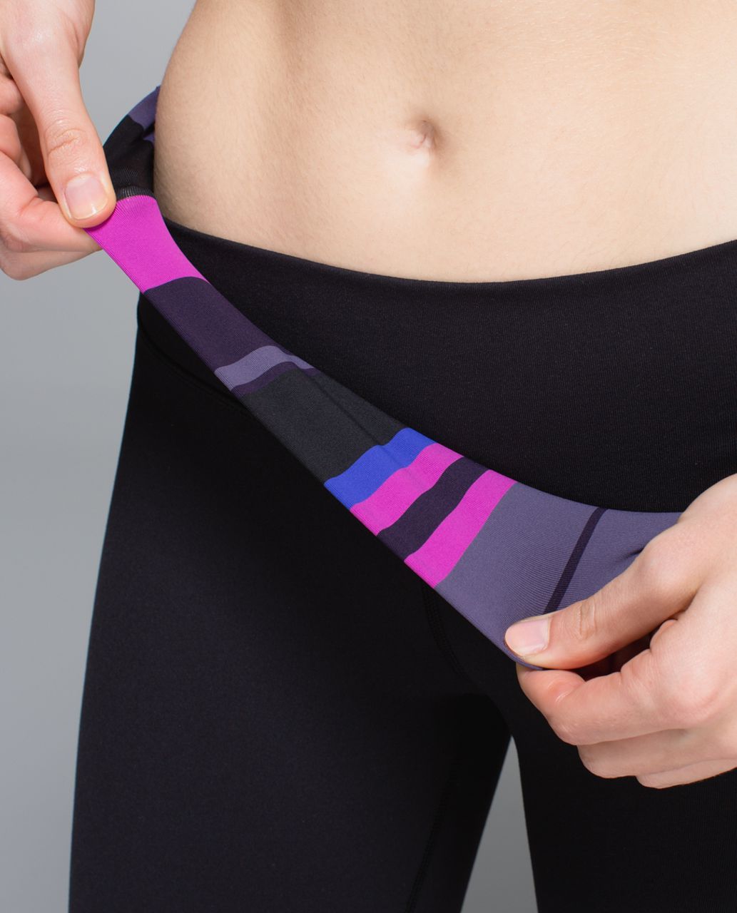 Lululemon Astro Wunder Under Pant *Full-On Luon - Black / Mini Blossom Stripe Black Ultra Violet