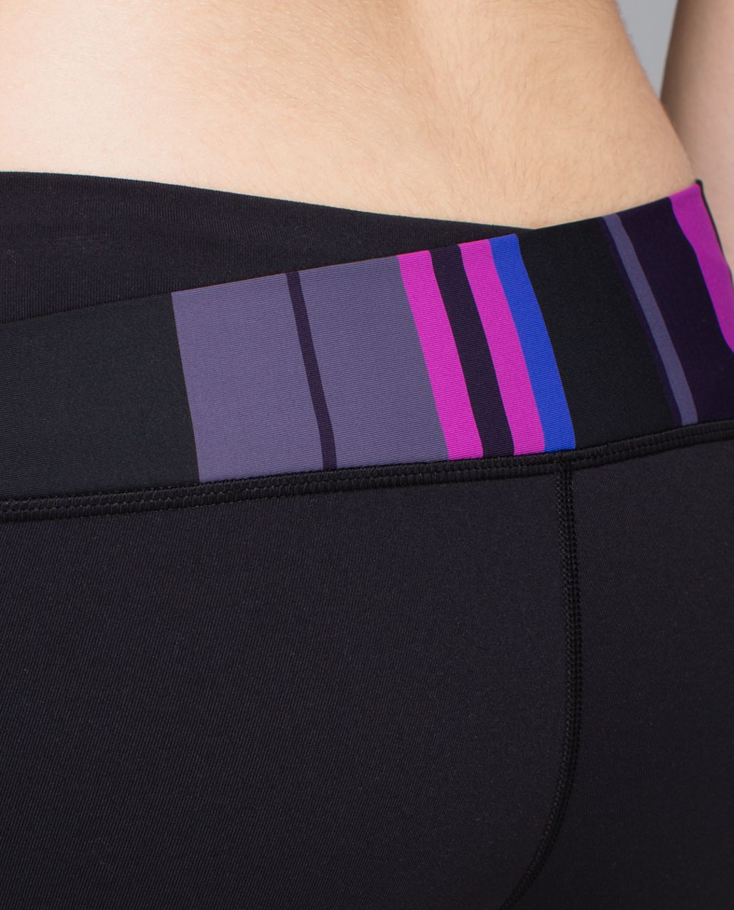 Lululemon Astro Wunder Under Pant *Full-On Luon - Black / Mini Blossom Stripe Black Ultra Violet