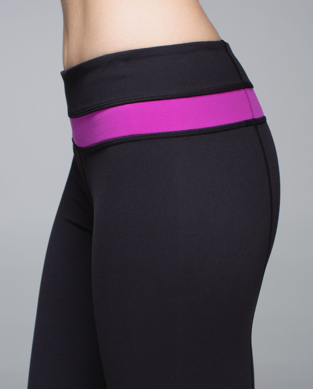 Lululemon Skinny Groove Pant *Full-On Luon - Black /  Ultra Violet