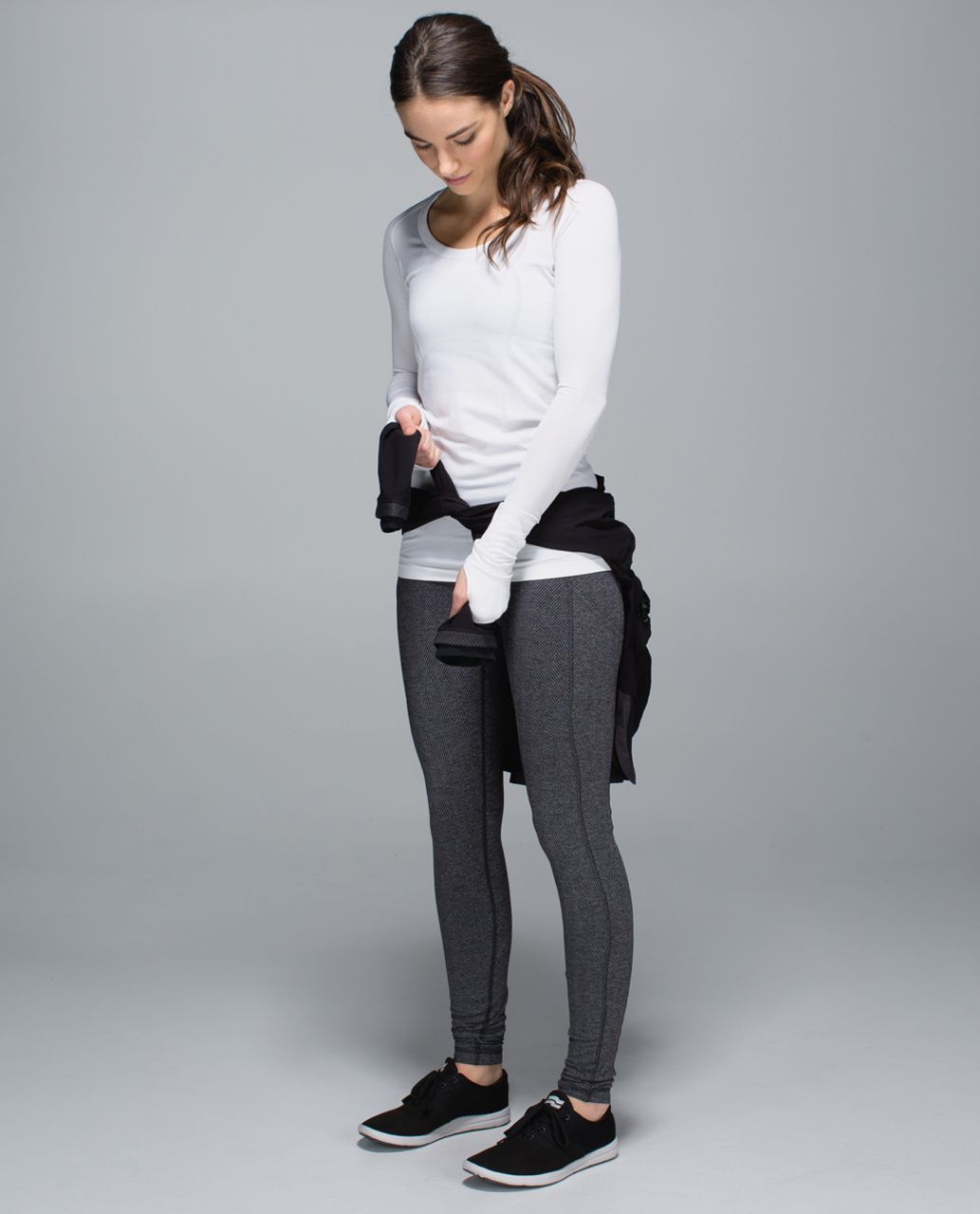 lululemon athletica, Pants & Jumpsuits, Lululemon 4 Runder Under Rulu  Pant Herringbone Black Grey Tight Legging Speed