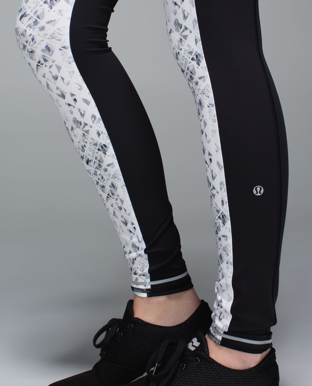 Lululemon Speed Tight II *Full-On Luxtreme - Unbreakable White Black / Black / White