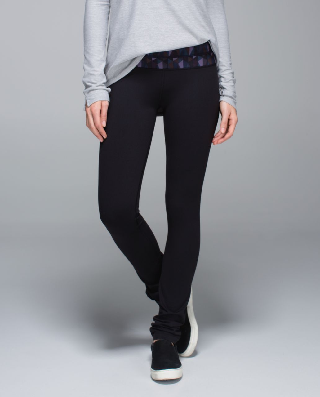 Lululemon Skinny Groove Pant *Full-On Luon - Black / Stained Glass Love Nightfall Black