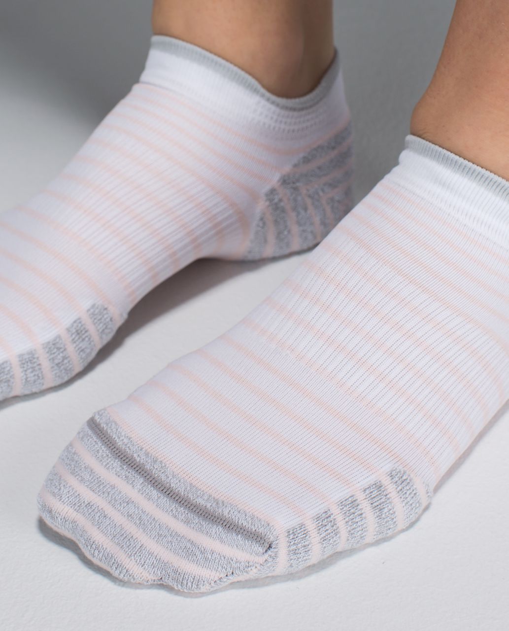 Lululemon Women's Ultimate Padded Run Sock - 4x10 Stripe Ambient Grey Rose Bud