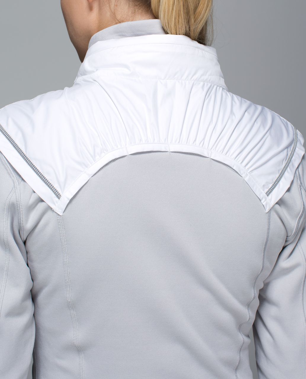 Lululemon Snug Sprinter Jacket - Heathered Silver Spoon / White