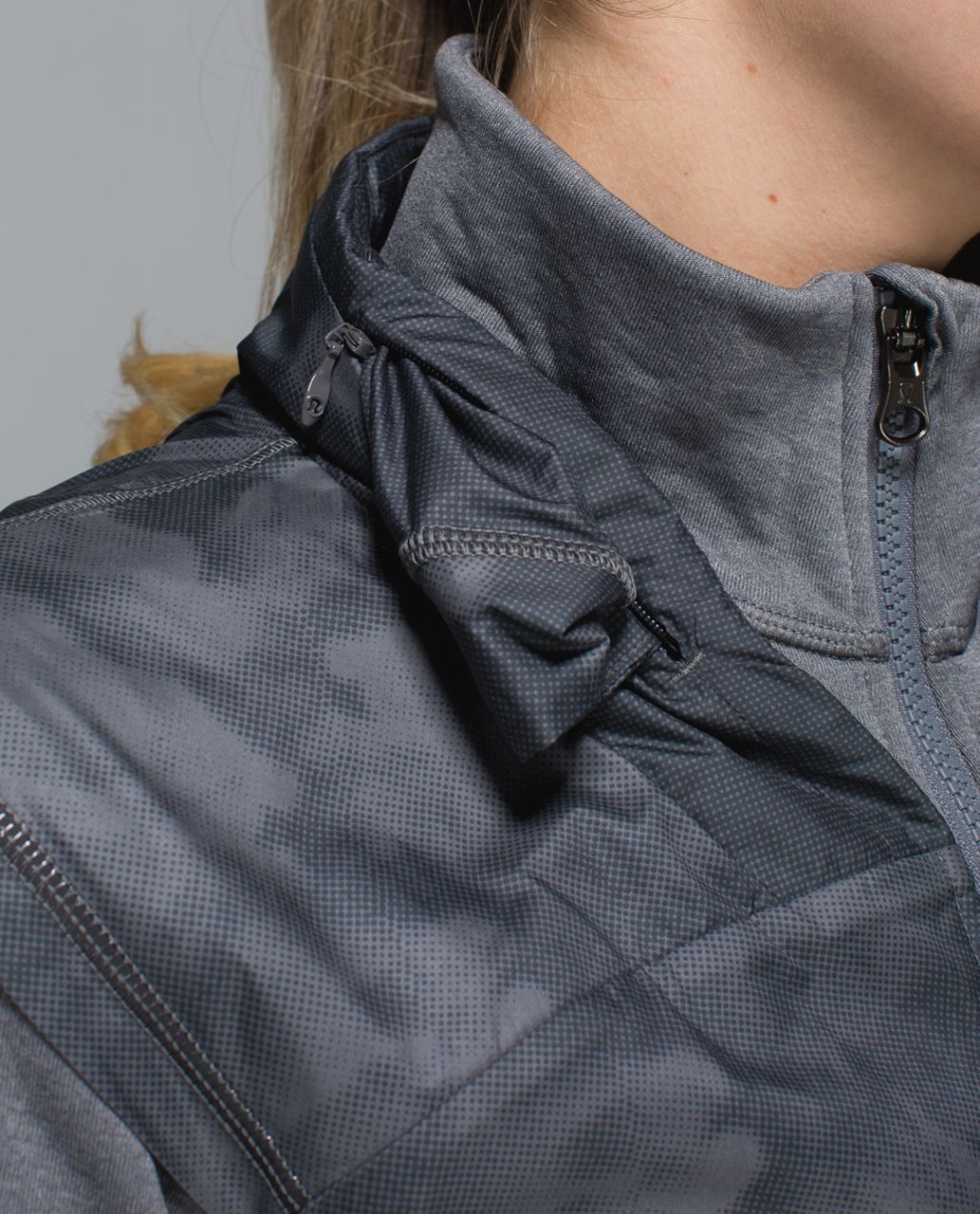 Lululemon Snug Sprinter Jacket - Heathered Slate / Dream Rose Slate Black