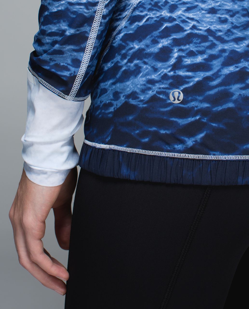 Lululemon Water Bound Hoodie - Ombre Wave White Navy / White