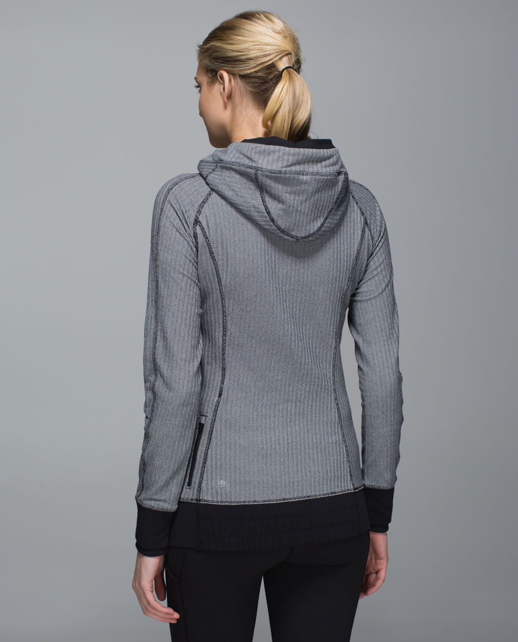 Lululemon Womens 8 Heathered Gray Herringbone 1/4 Zip Think Fast Pullover