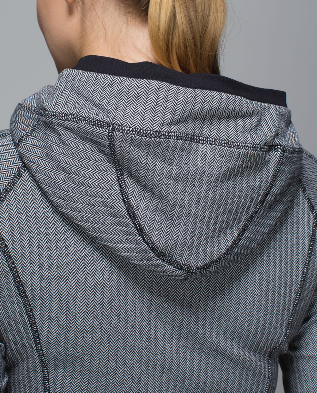 Lululemon Think Fast Hoodie - Heathered Herringbone Heathered Silver Spoon Black / Black