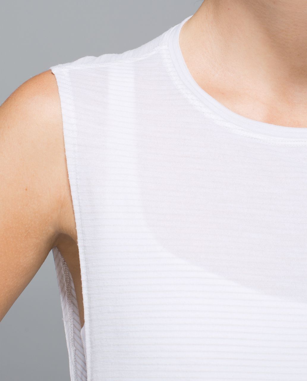 Lululemon Yogi Muscle Tee - Heathered White