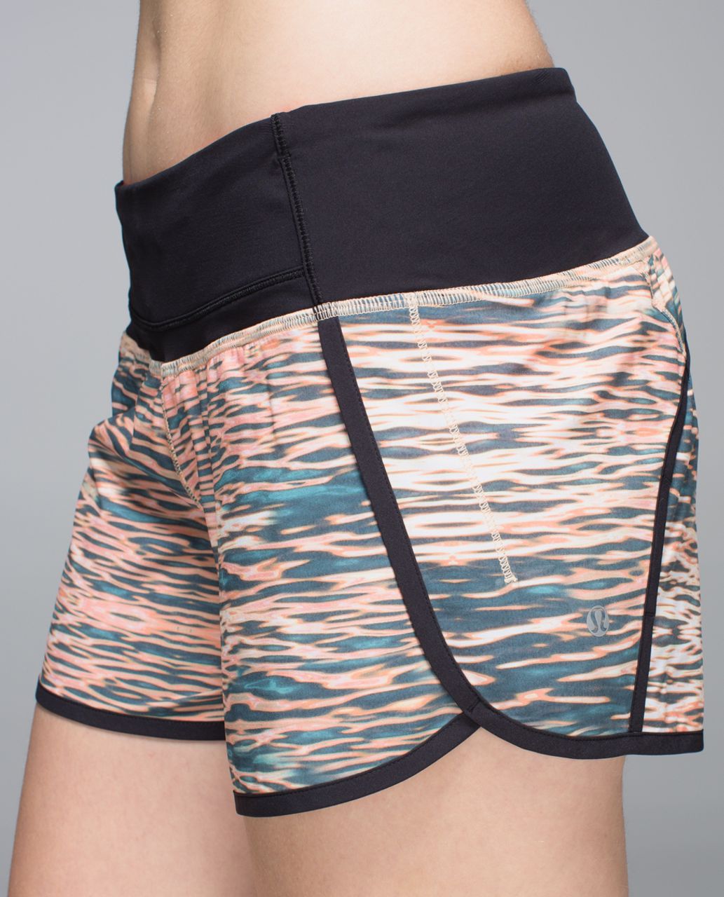 Lululemon Run Times Short *4-way Stretch - Tiger Water Multi / Black