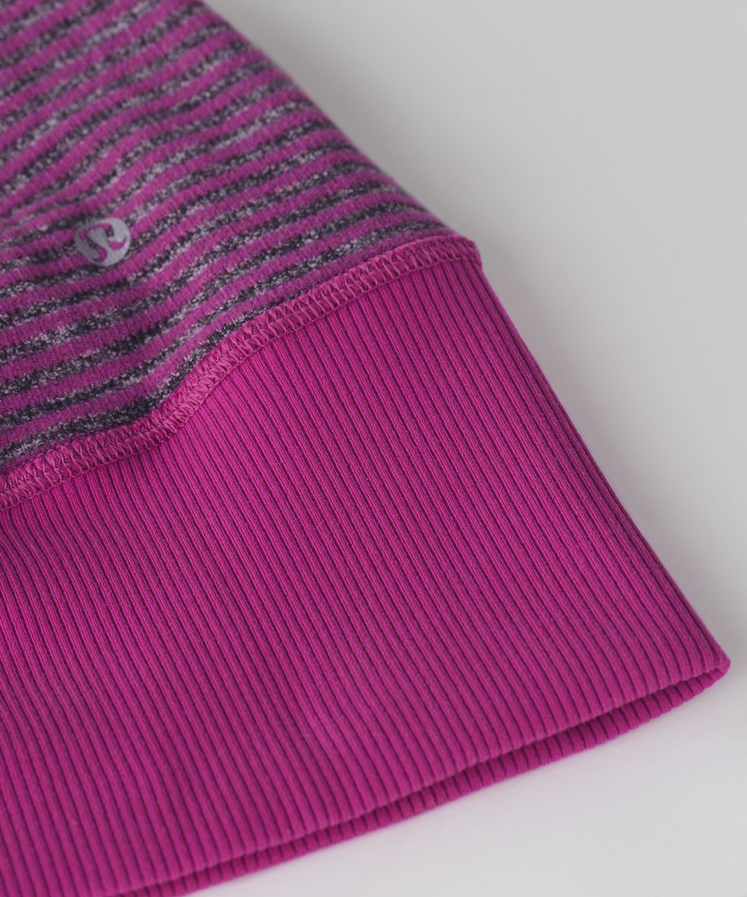 Lululemon Run With Me Toque - Mini Check Pique Ultra Violet Heathered Black / Ultra Violet