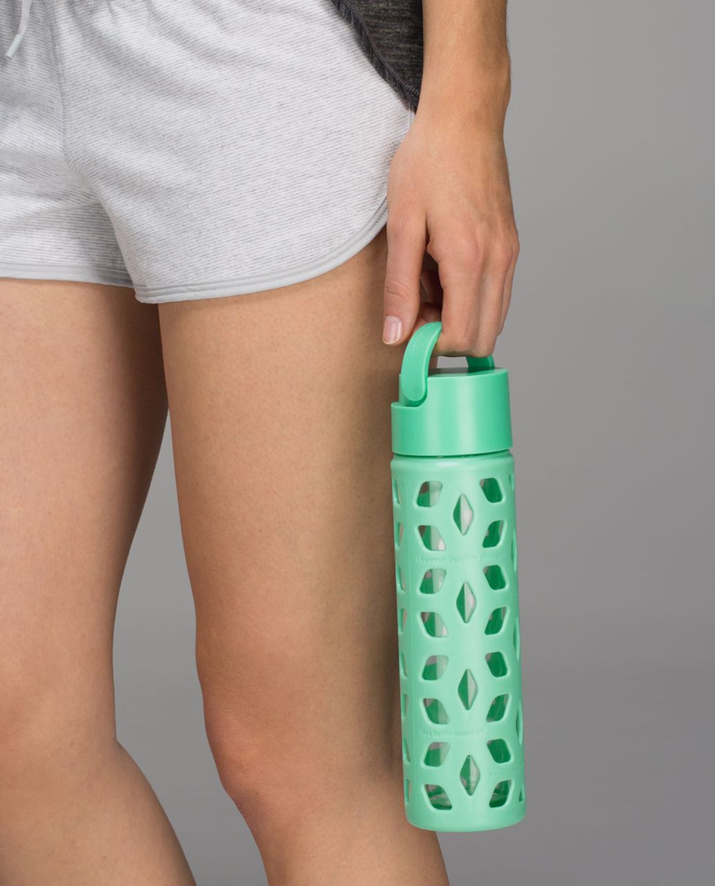 Lululemon Pure Focus Water Bottle Glass Mint Green Menthol Silicone Sleeve  18oz