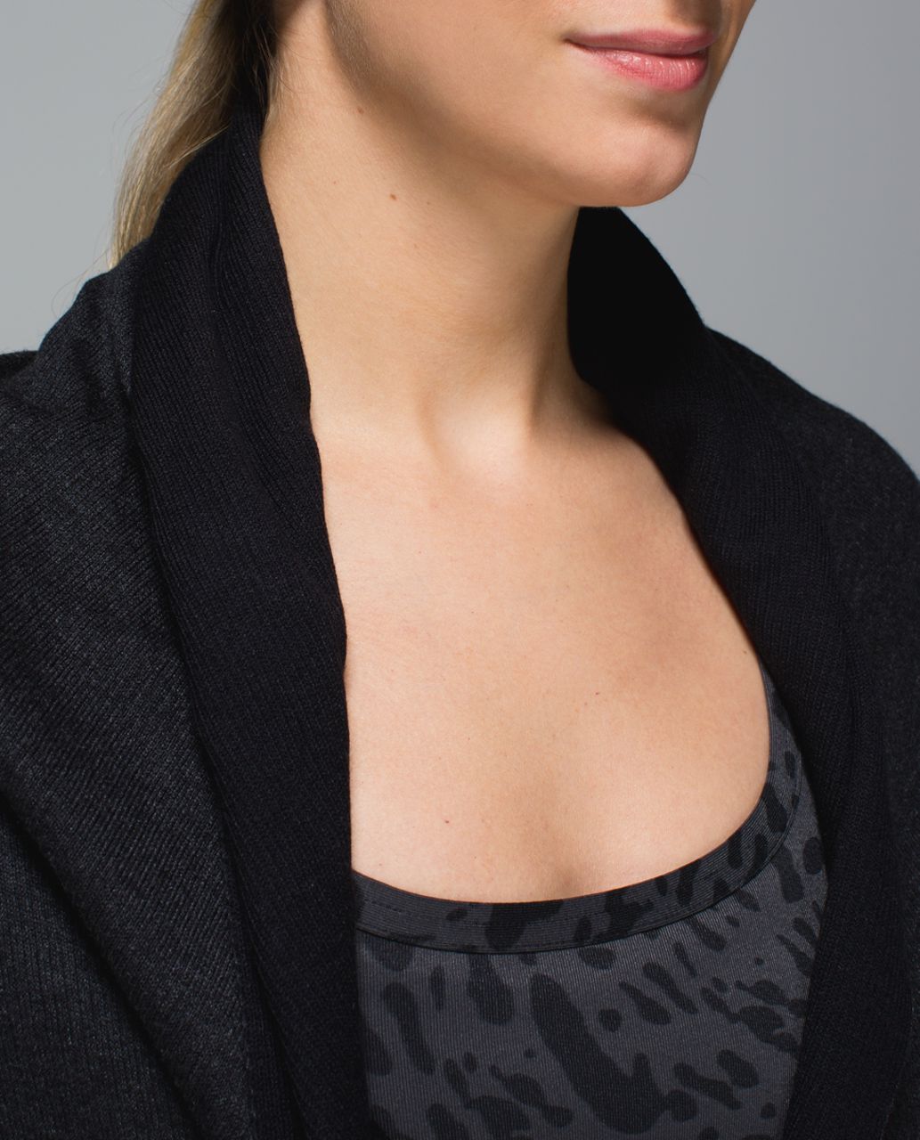 Lululemon Cabin Yogi Wrap - Heathered Black /  Black