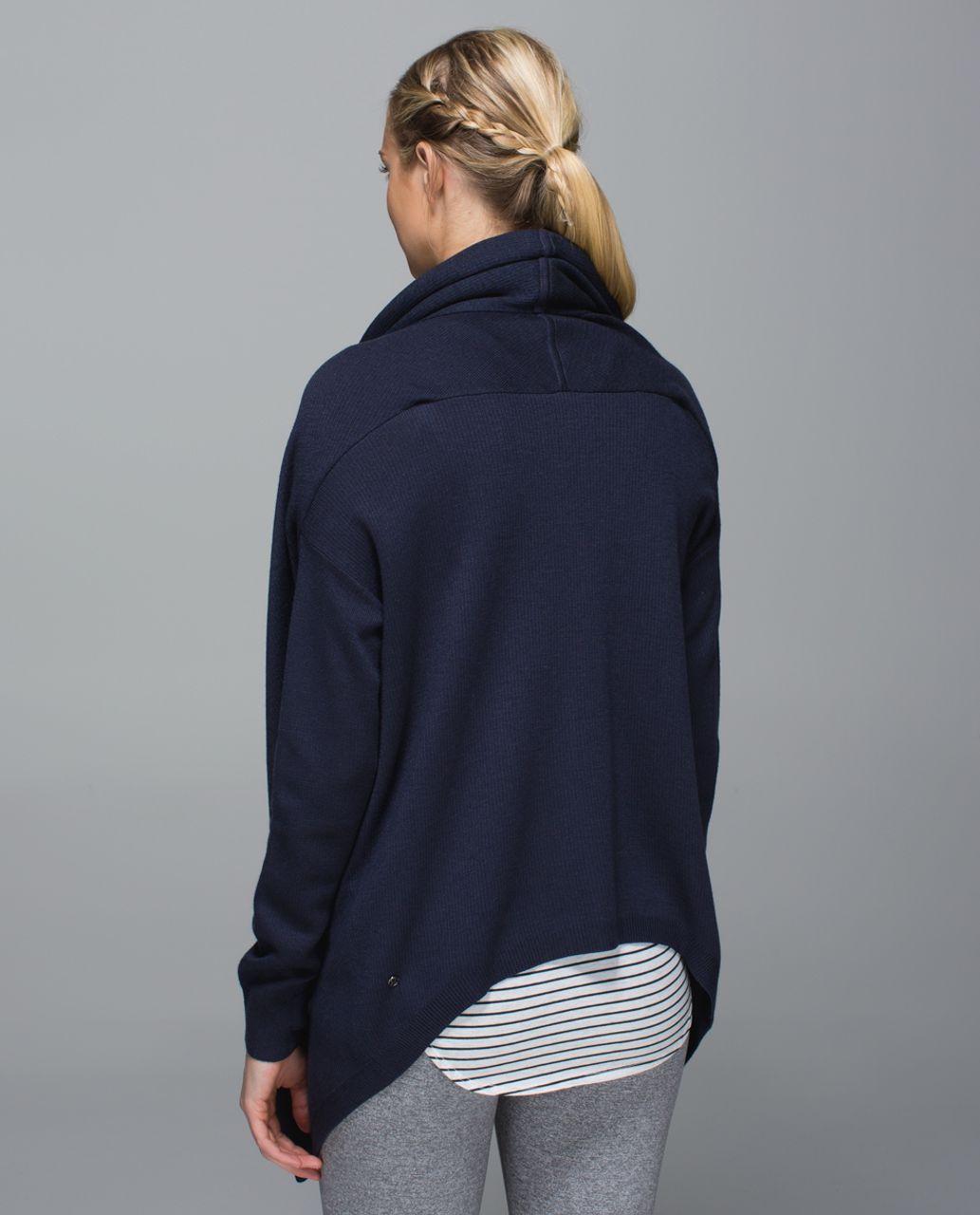 Try-On Reviews: Be Present Jacket + Cabin Yogi Wrap and Long Sleeve +  Studio Racerback + More - Agent Athletica