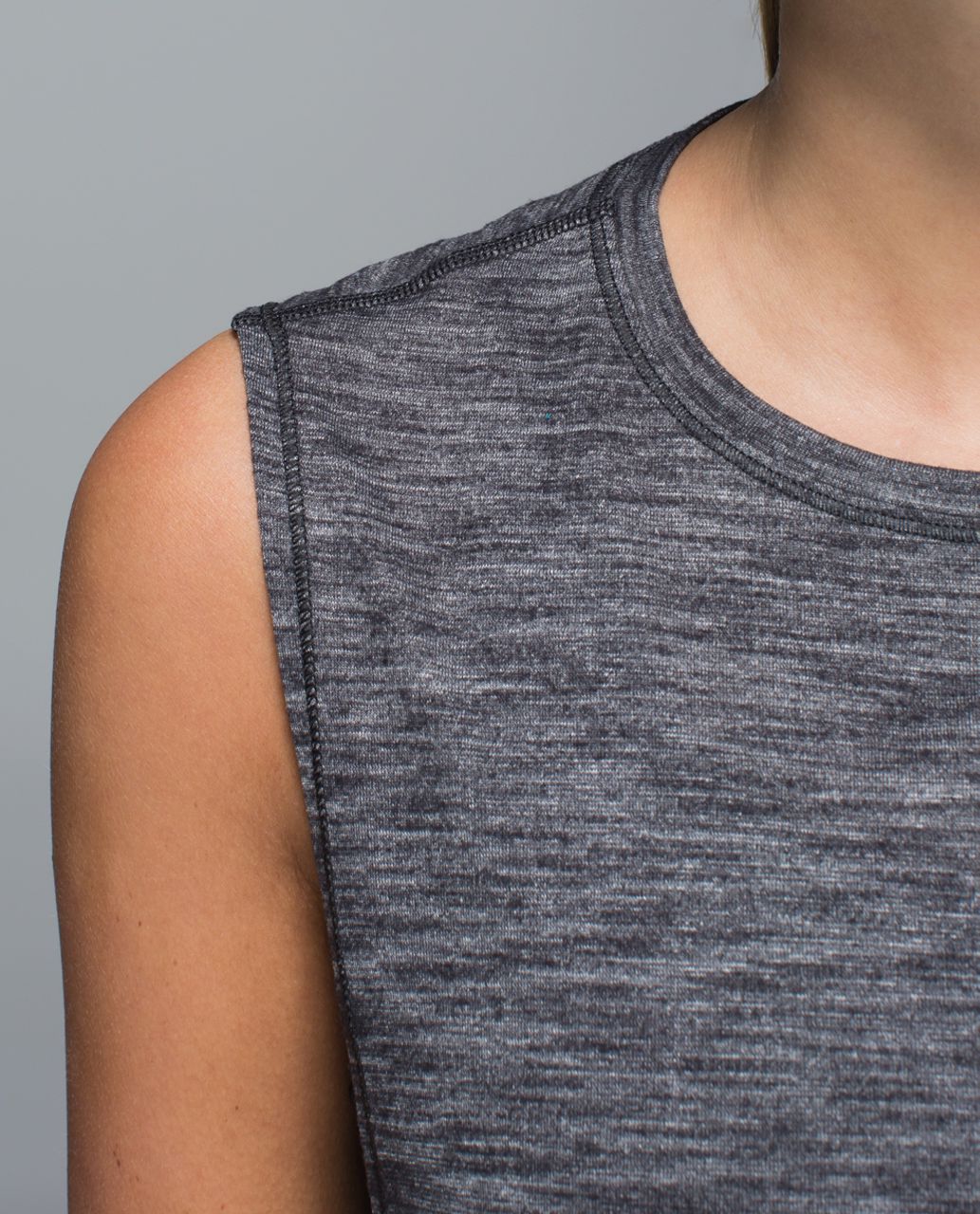 Lululemon Yogi Muscle Tee - Heathered Black