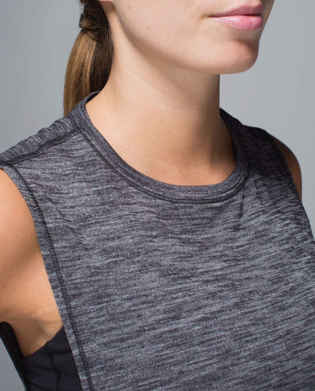 Lululemon Yogi Muscle Tee - Heathered Black