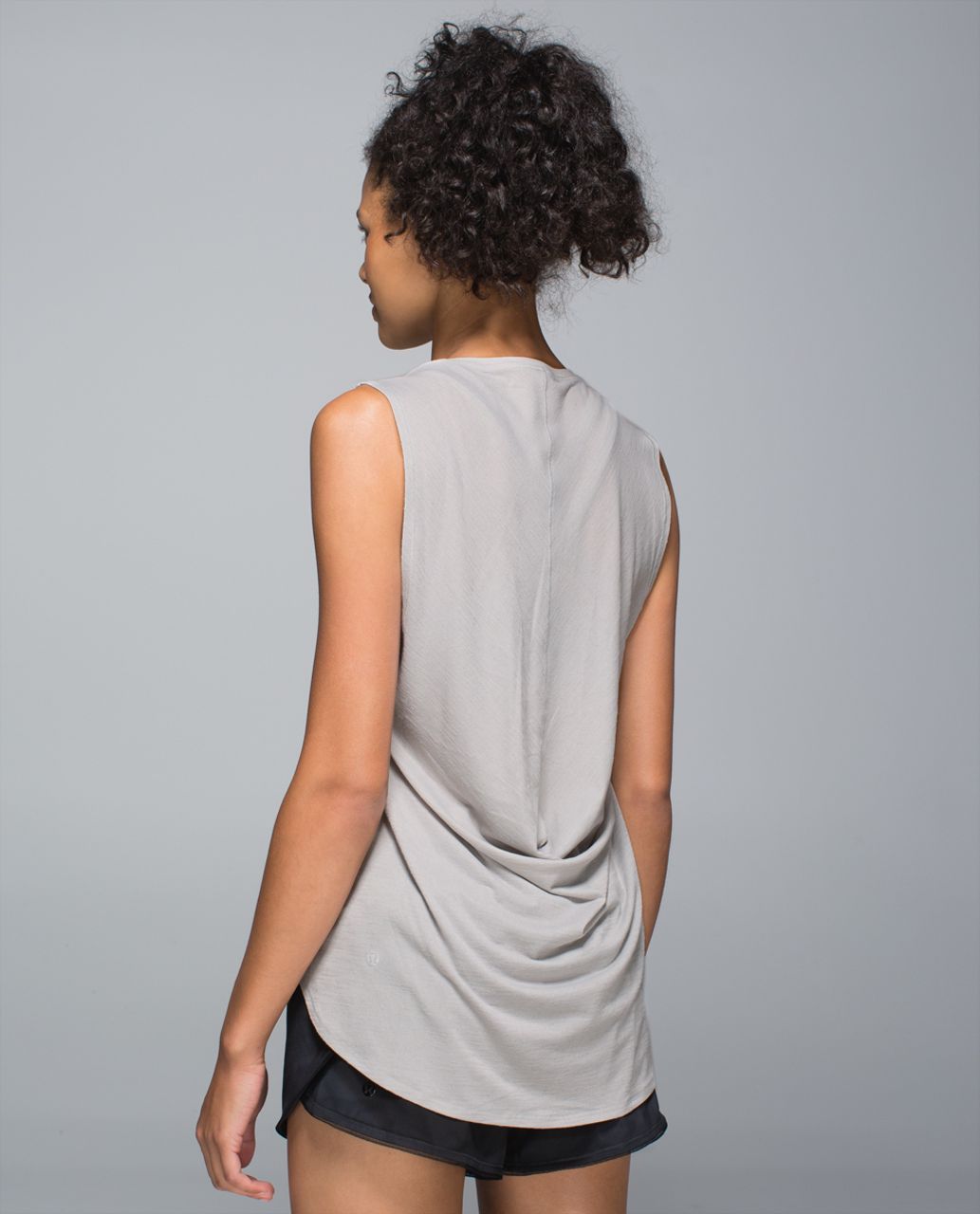 Lululemon Yogi Muscle Tee - Heathered Silver Spoon