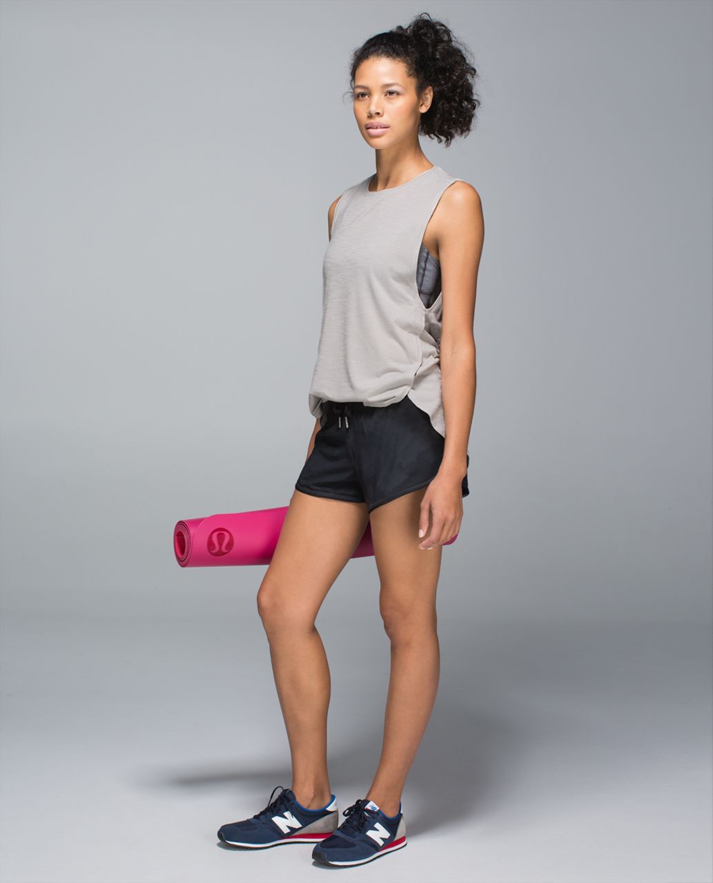 Lululemon Yogi Muscle Tee - Heathered Silver Spoon