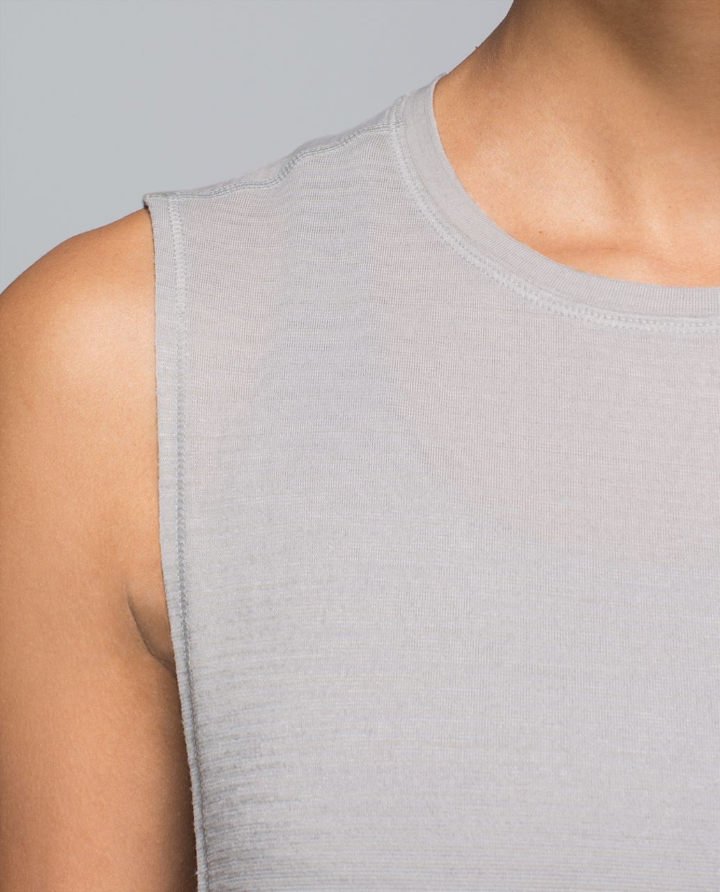 Lululemon Yogi Muscle Tee - Heathered Silver Spoon