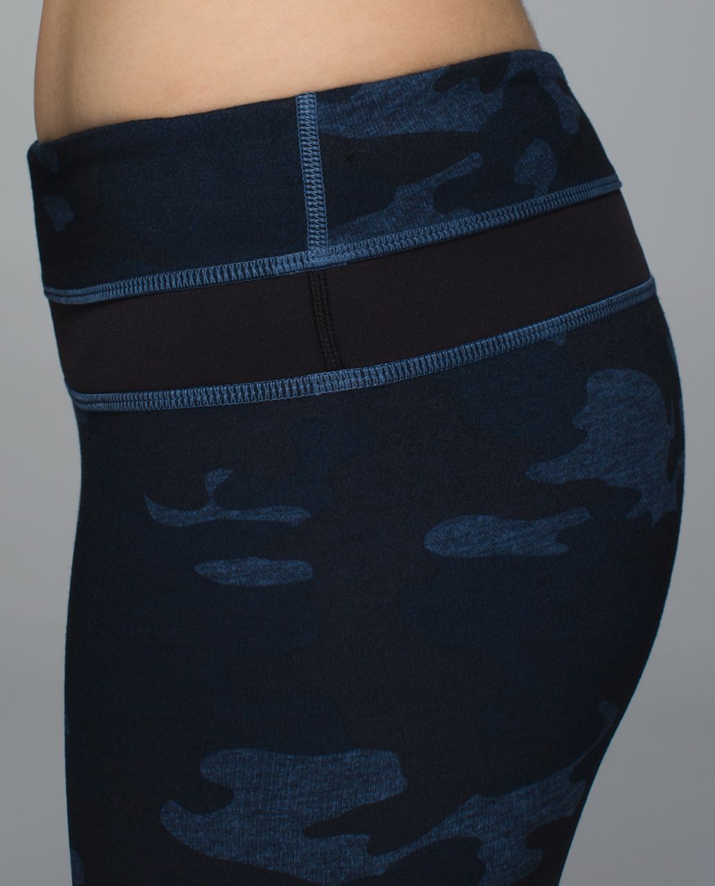 Lululemon Groove Short *Full-On Luon (Regular) - Heathered Texture Lotus Camo Oil Slick Blue / Black