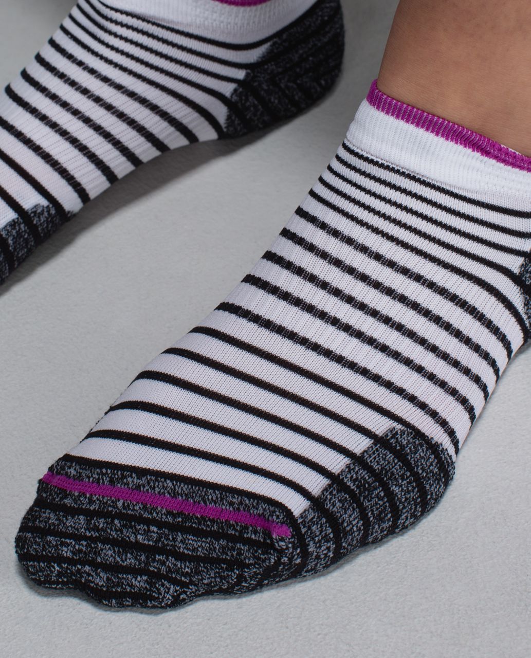 Lululemon Women's Ultimate Padded Run Sock - 4x10 Stripe Black Ultra Violet