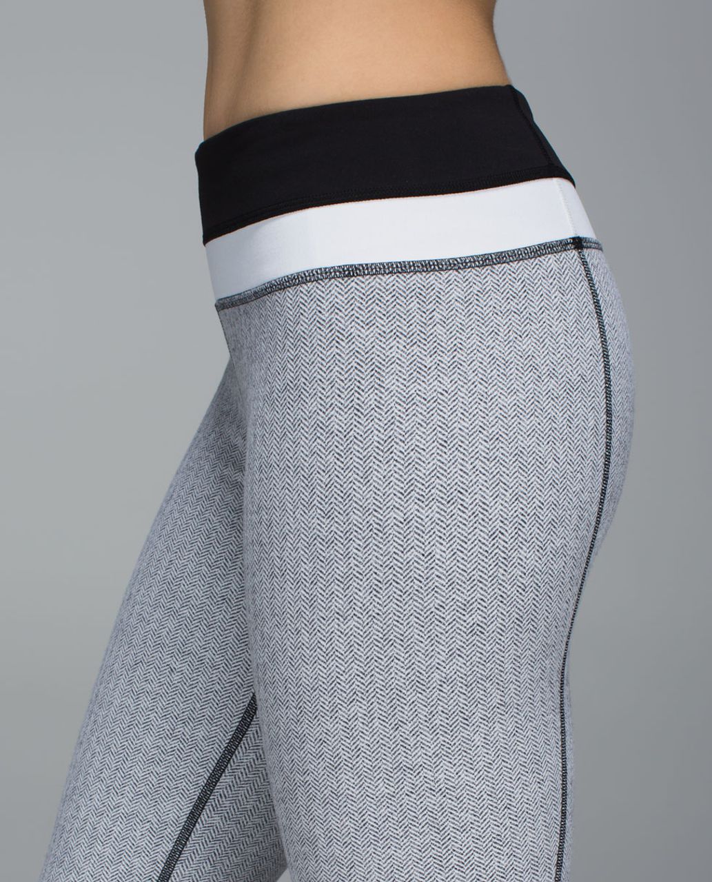 Lululemon Skinny Groove Pant *Full-On Luon - Heathered Herringbone Heathered Black White / Black / White