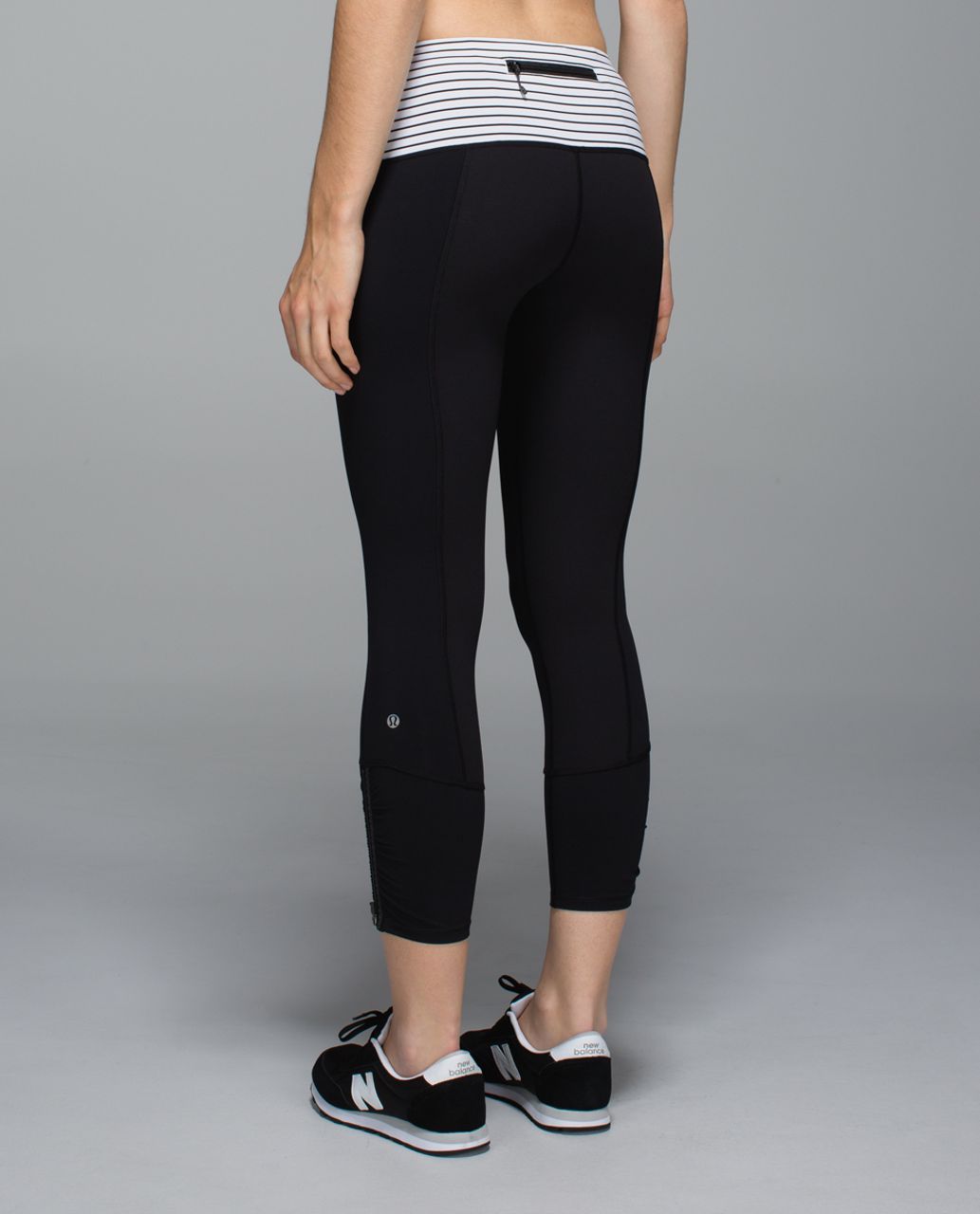 Lululemon Runday Crop - Black / Parallel Stripe White Black