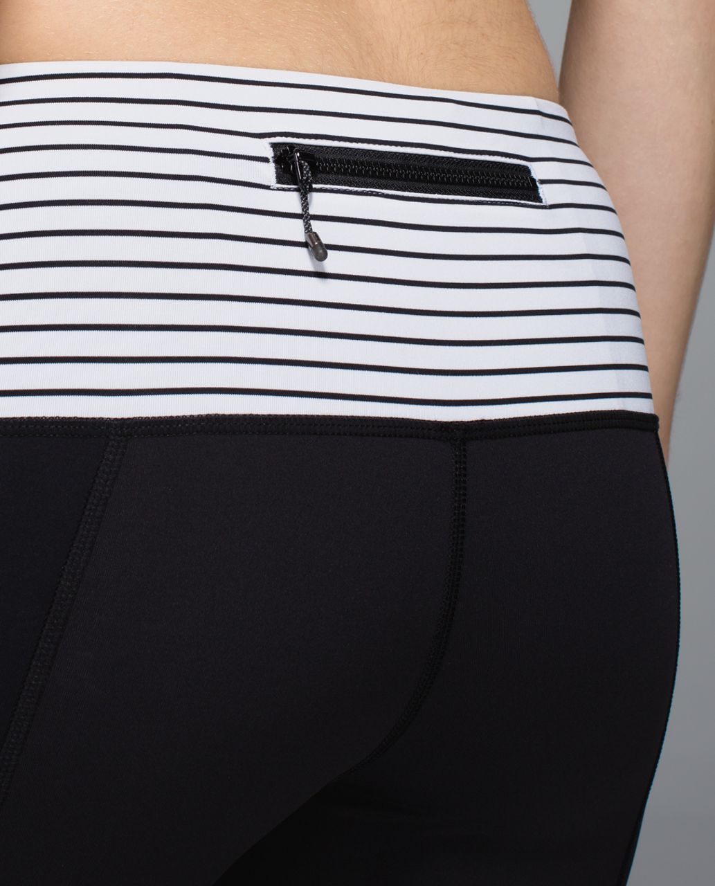 Lululemon Runday Crop - Black / Parallel Stripe White Black