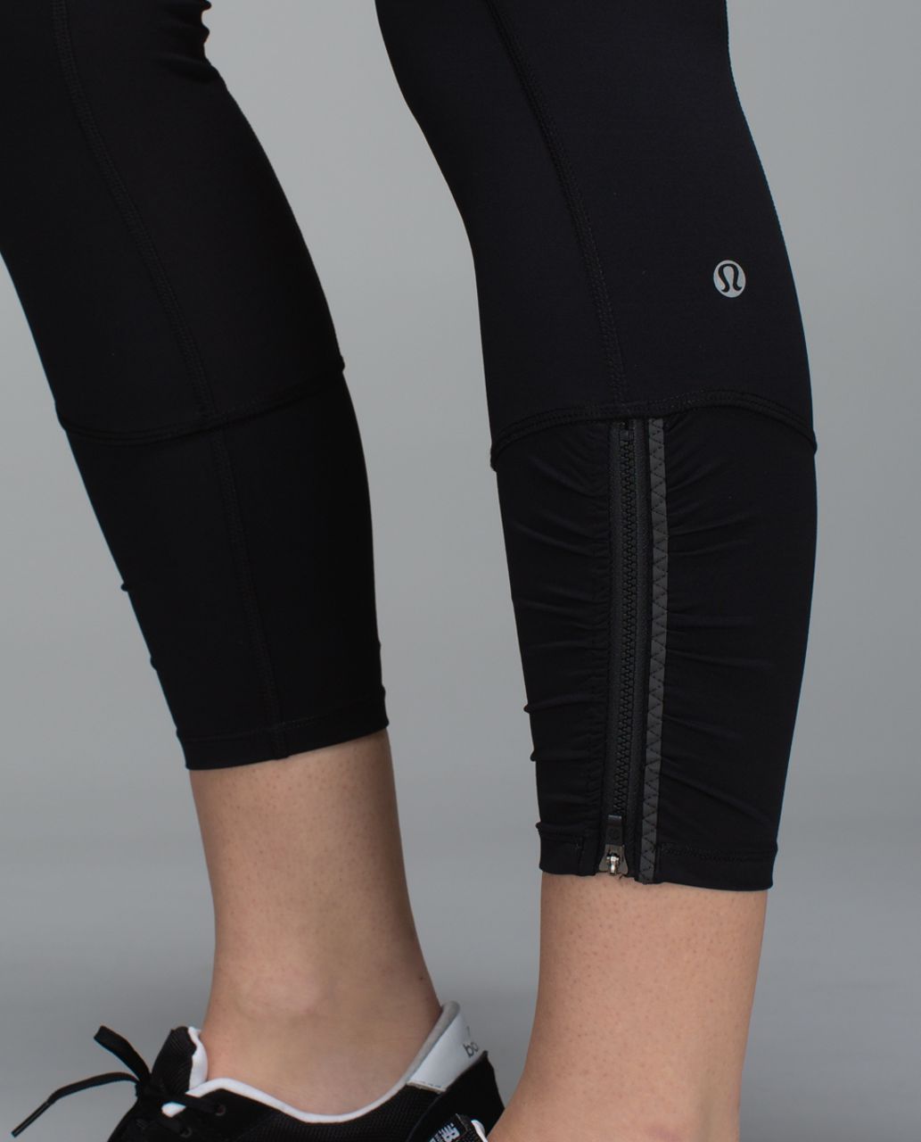 Lululemon Runday Crop - Black / Parallel Stripe White Black