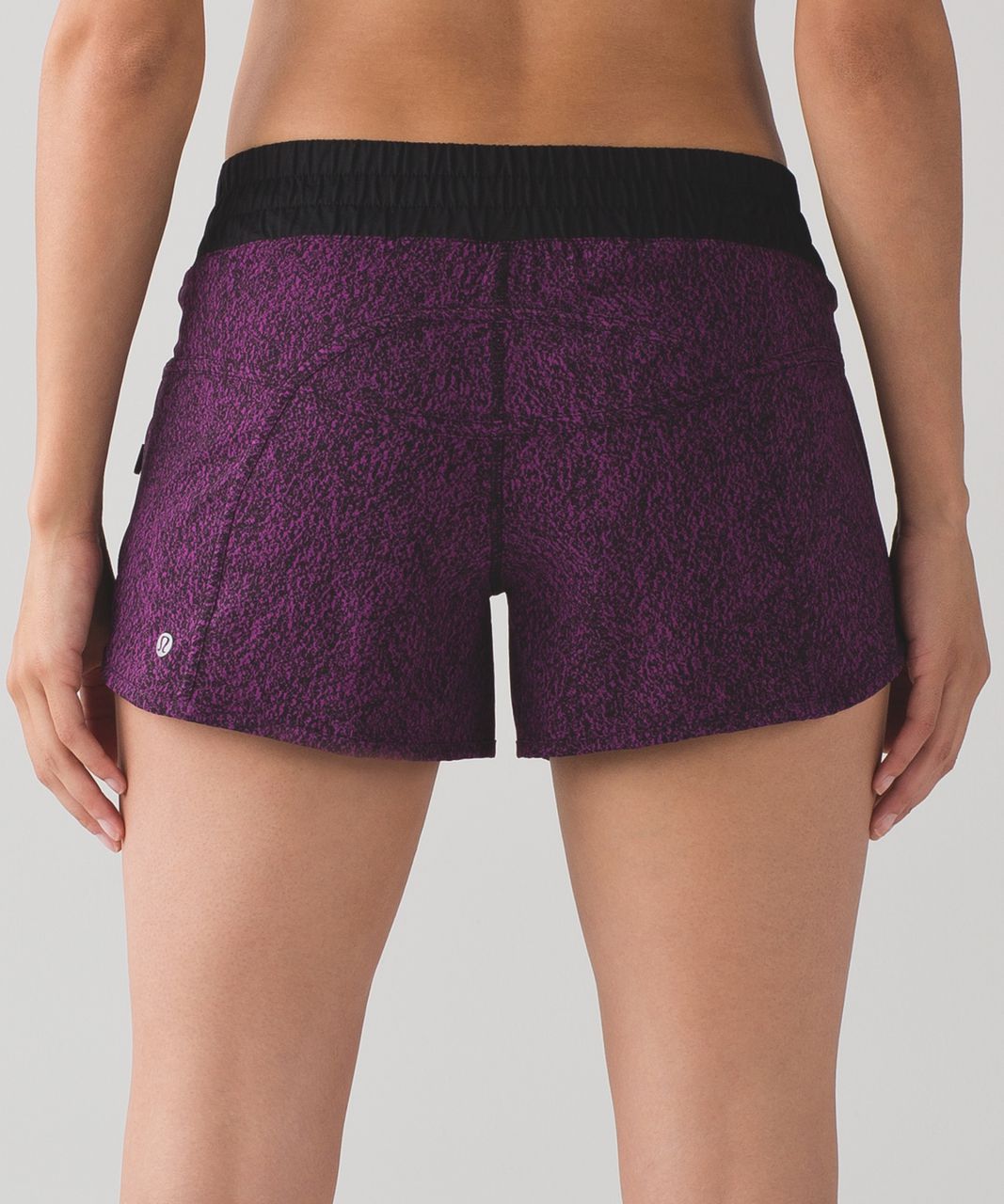 Lululemon Tracker Short IV (4") - Circuit Aurora Black / Black