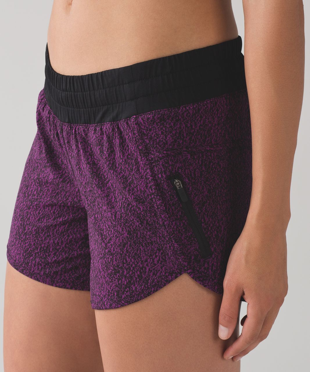 Lululemon Tracker Short IV (4") - Circuit Aurora Black / Black