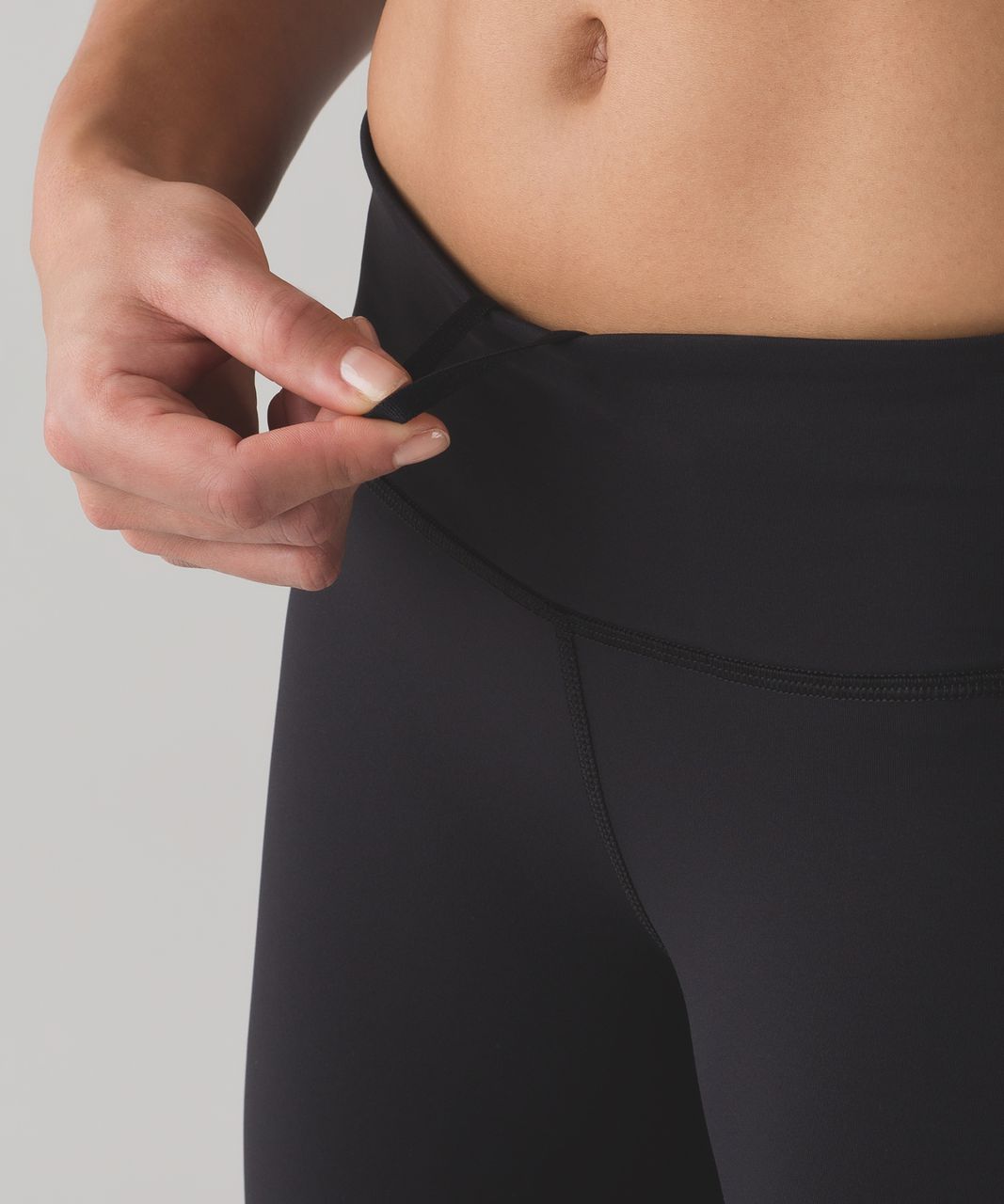 Lululemon On Track Crop (19") - Black