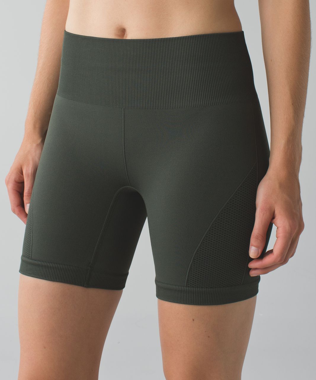 Lululemon Sculpt Seamless Mid-Rise 6 Bike Shorts Green Size 6 NEW