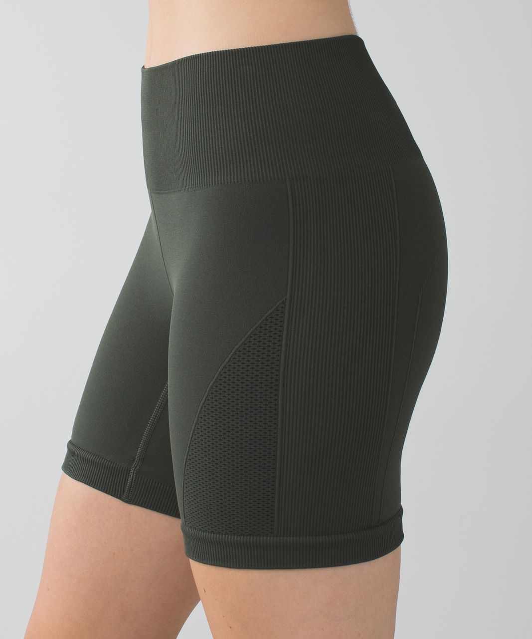 Lululemon Sculpt Seamless Mid-Rise 6 Bike Shorts Green Size 6 NEW