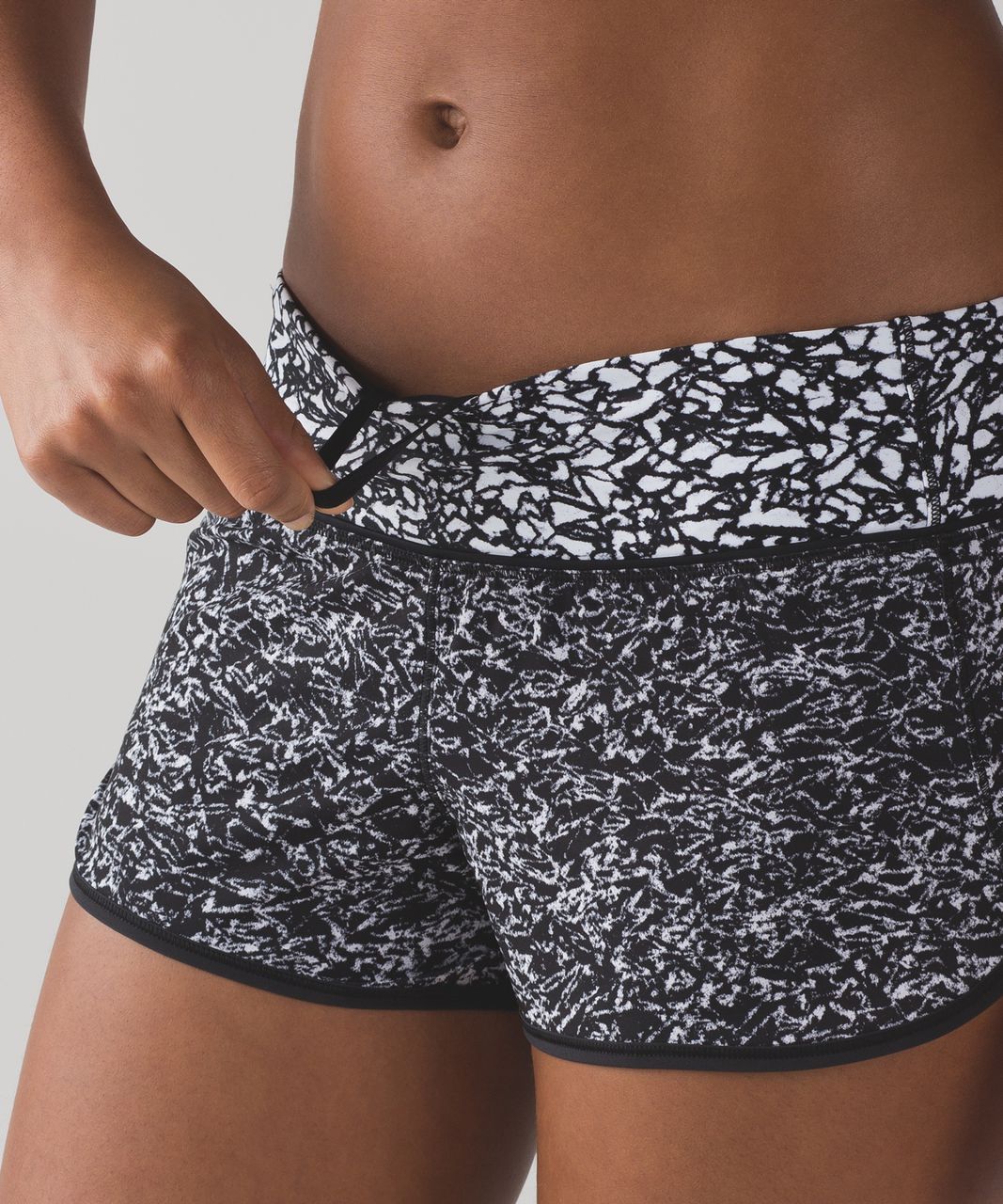 Lululemon Speed Short (H2O 2 1/2") - Iced Wave White Black / Black / Ice Breaker White Black