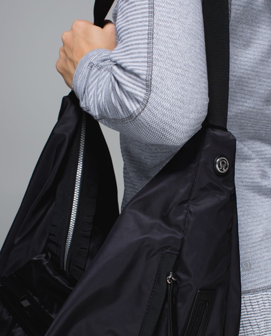 Lululemon Resolution Hobo - Black (First Release)