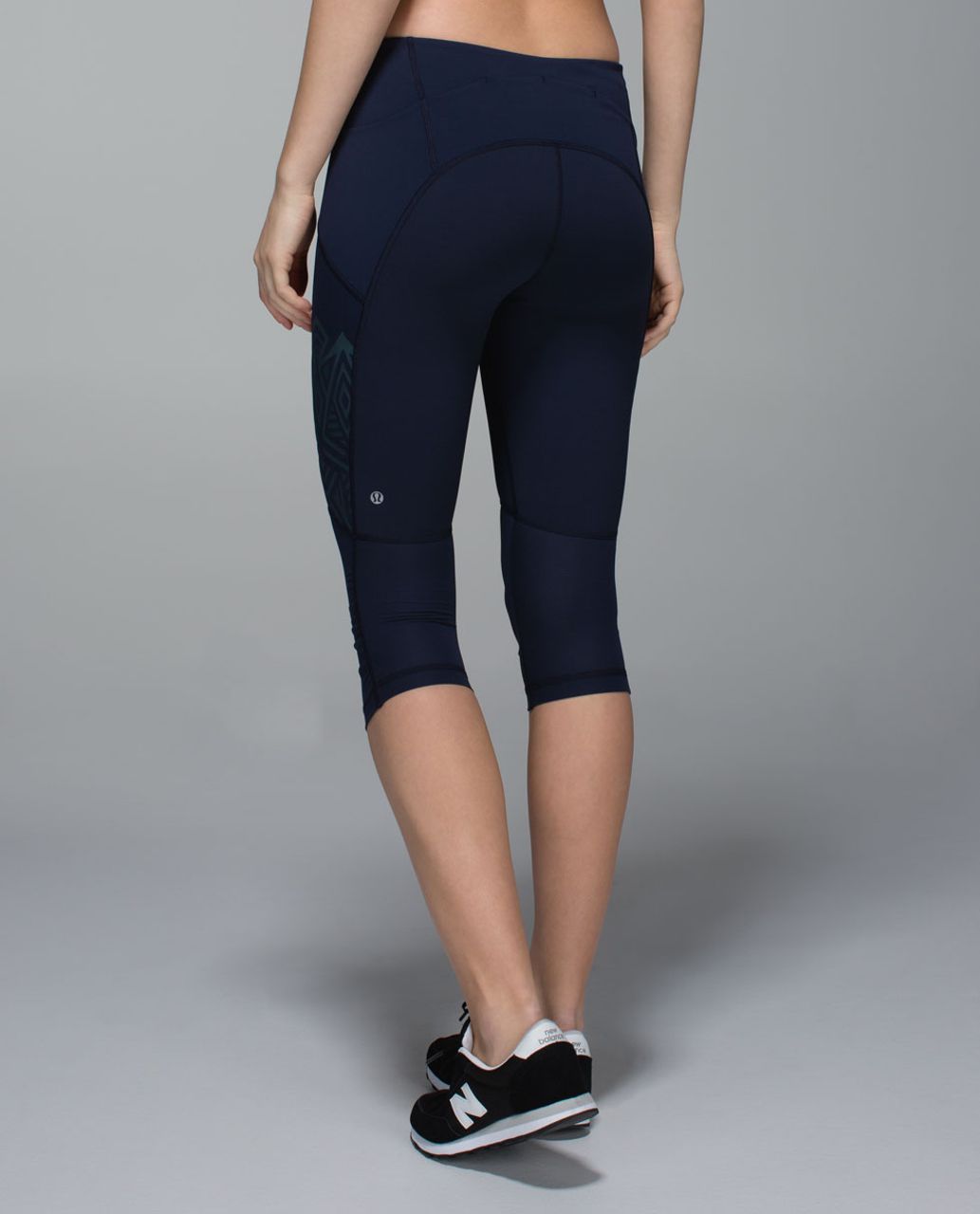 Lululemon Stash It Crop - Inkwell