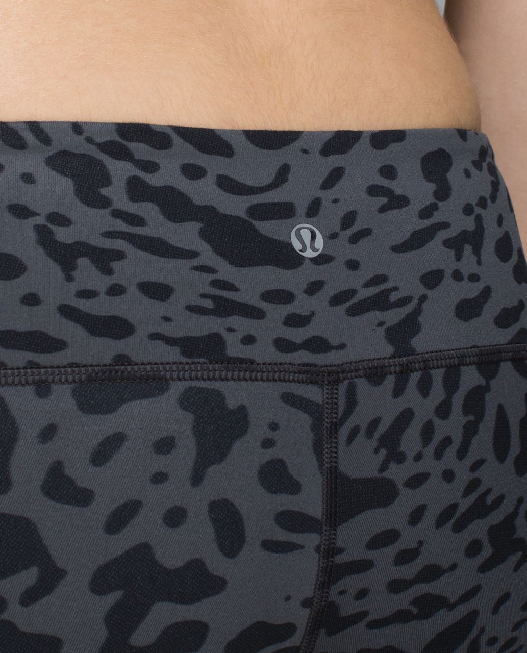 LULULEMON Wunder Under Crop II ANIMAL SWIRL DEEP COAL Leopard Print LEGGINGS  4