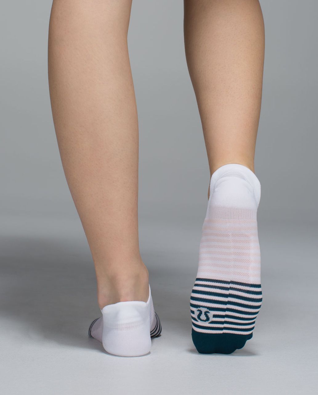 Lululemon Women's Ultimate No Show Run Sock *Ergo Toes - 4x4 Stripe Alberta Lake Parfait Pink