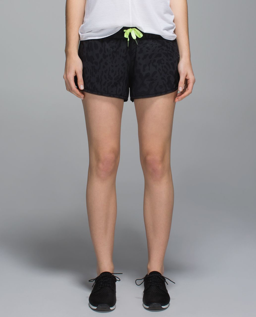 Lululemon Seek The Heat Short - Animal Swirl Deep Coal Black