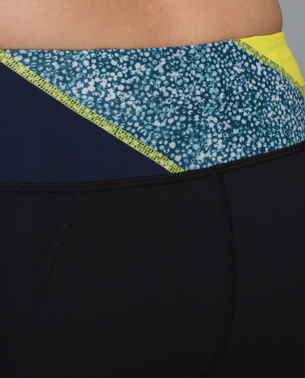 Lululemon Inspire Tight with mesh panels and zip - Depop