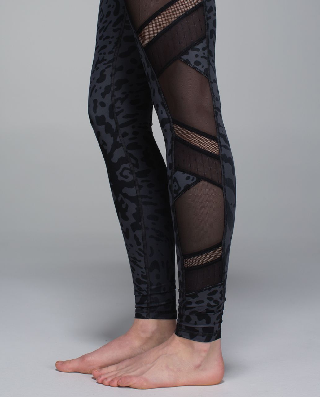 Lululemon Black and White Animal Print with Mesh Detail and Front Zipp –  The Saved Collection