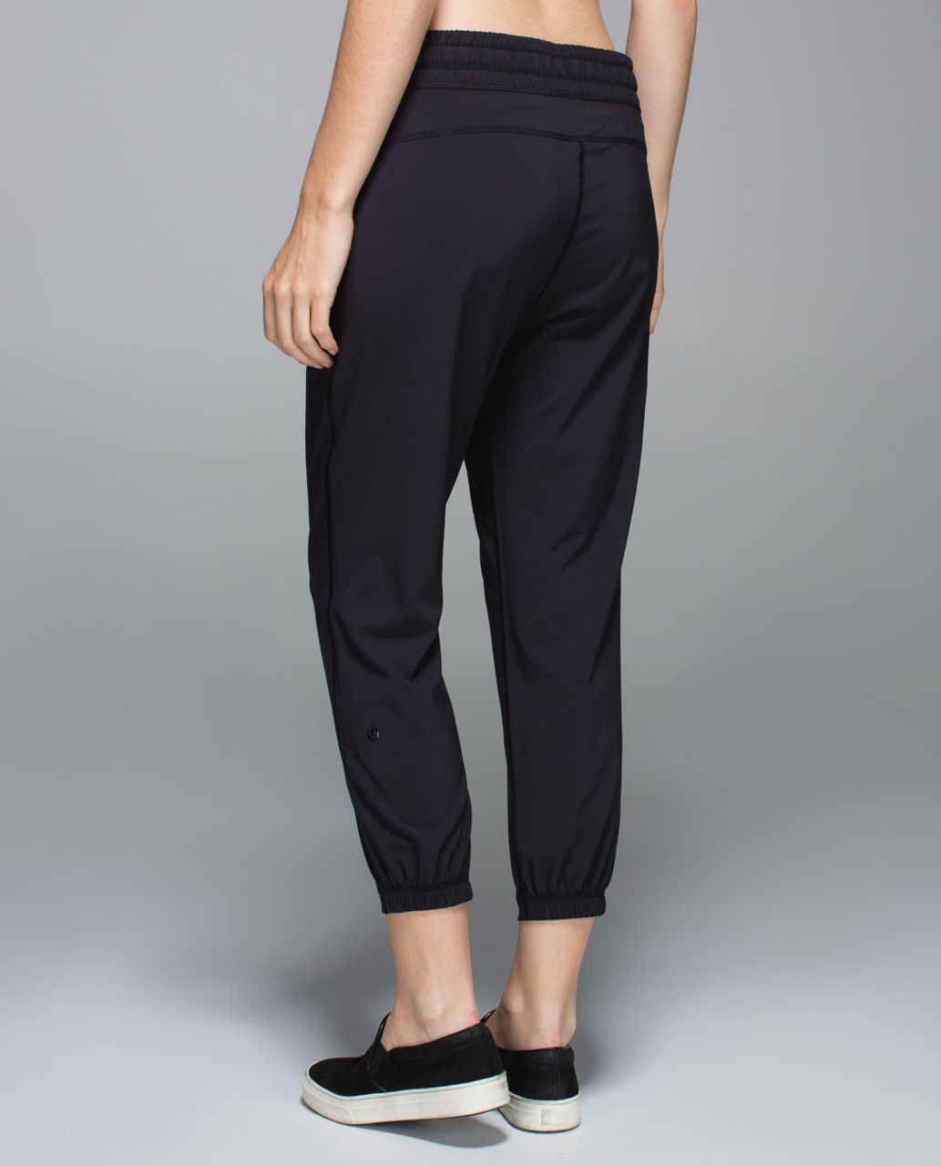 Lululemon Namaskar Crop - Black - lulu fanatics