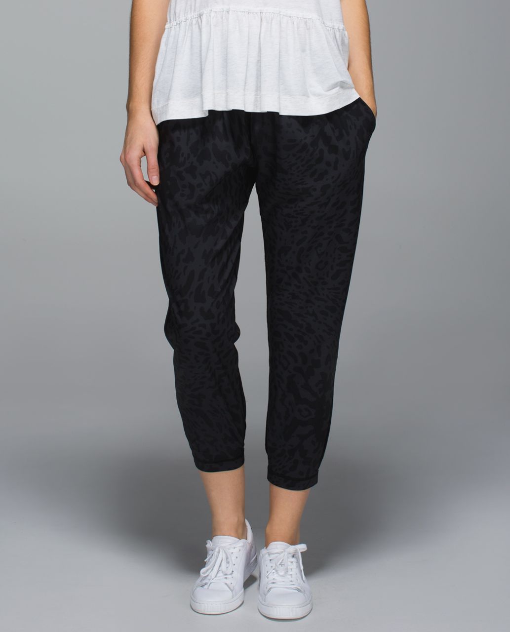 Lululemon Namaskar Crop - Animal Swirl Deep Coal Black