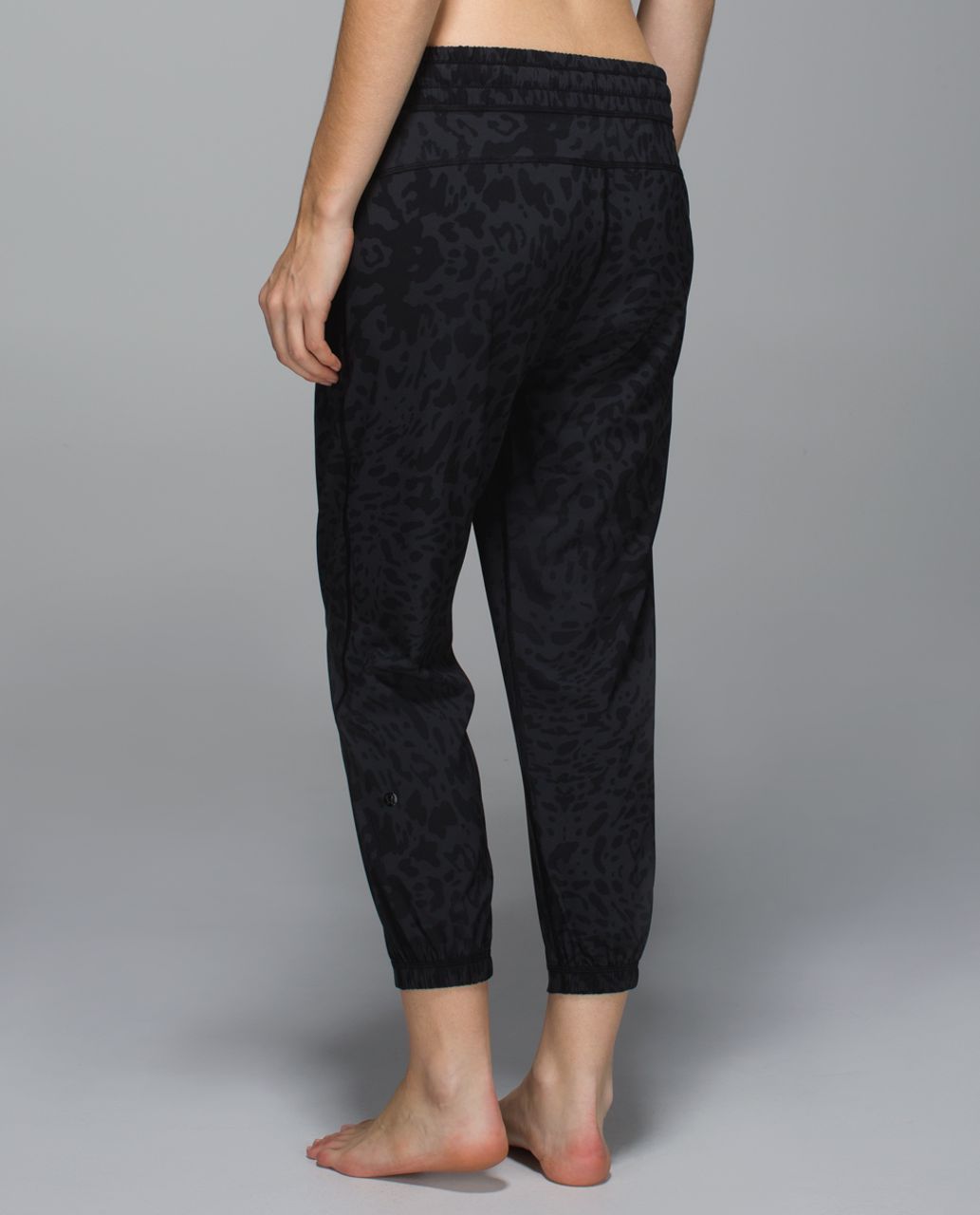 Lululemon Namaskar Crop - Animal Swirl Deep Coal Black