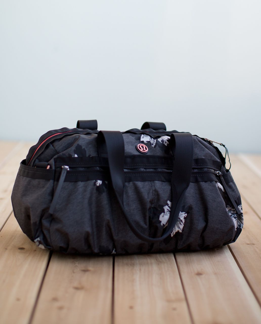 Lululemon Gym To Win Duffel *Polyester - Atomic Flower Silver Spoon Black