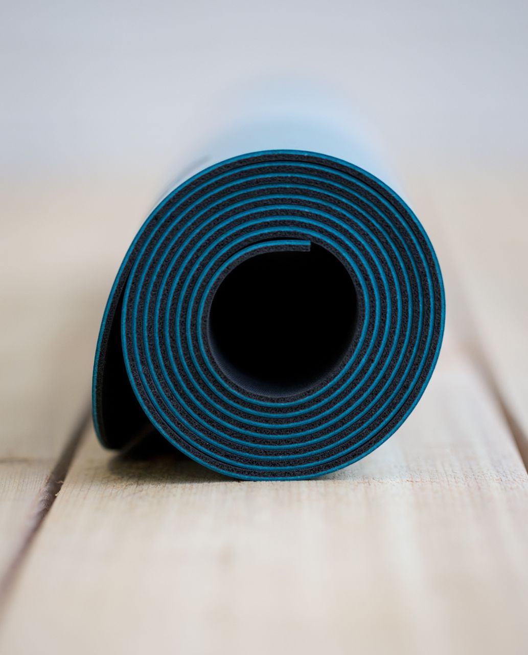 Lululemon The Mat 3mm - Surge / Deep Coal																																				The Mat 3mm - Surge / Deep Coal